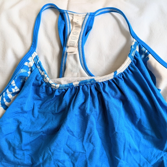 Lululemon no limits tank size 8 - Picture 3 of 12